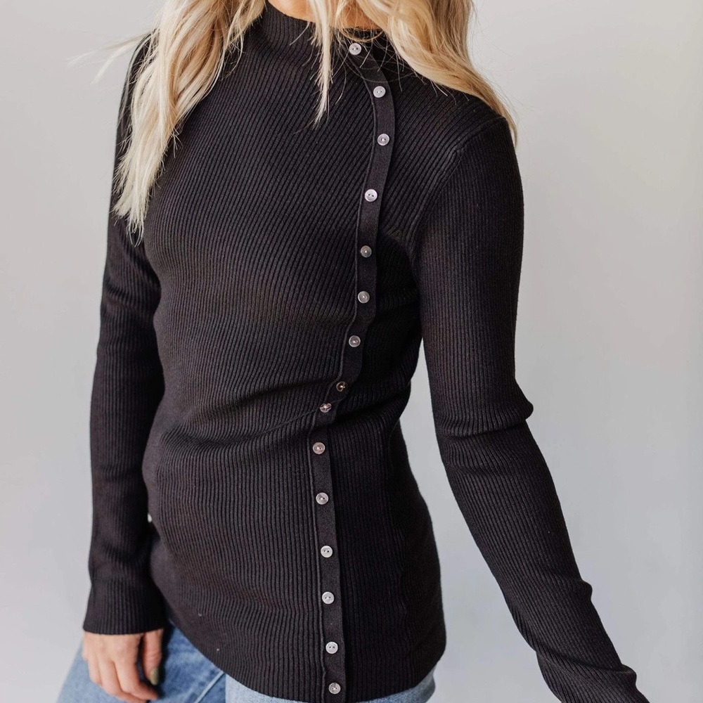 Lucy Avenue Autumn Ribbed Mock Neck Sweater